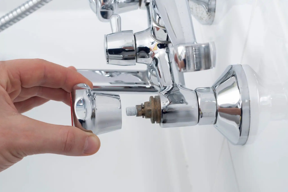 Common Warning Signs That You Need A Shower Faucet Repair! New Home