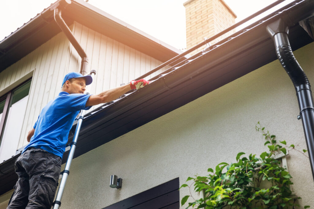 Seamless vs Sectional Gutters
