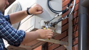 ac-repair-freepik-1664446334