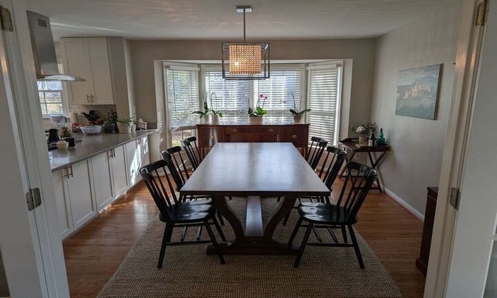 How to Choose a Dining Table That Fits Your Home and Life