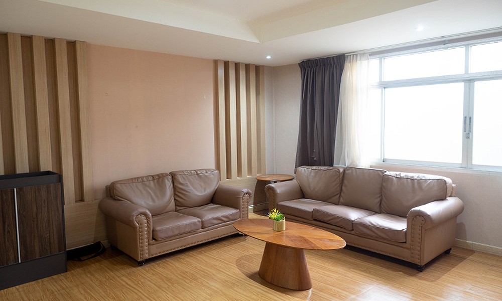 How Experts Think Through Complex Decisions in Residential and BTO Interior Design