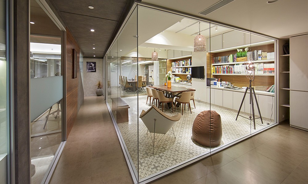 Transforming Spaces with Glass