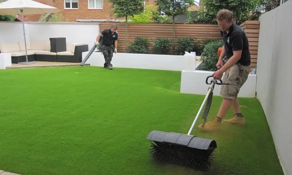 From Backyard Turf to Pet-Friendly Surfaces: What You Need to Know About Fake Grass