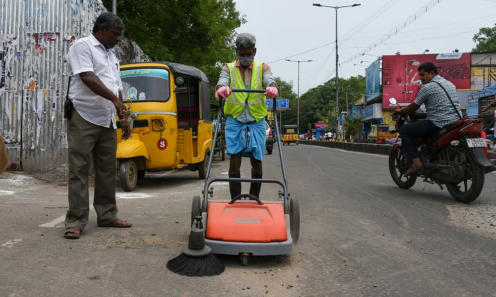 How Street Sweepers Help Keep Roads and Commercial Areas Clean
